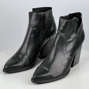 Kelsi Dagger Boots Black Leather Stacked Heel Side Zipper Classic Career 19